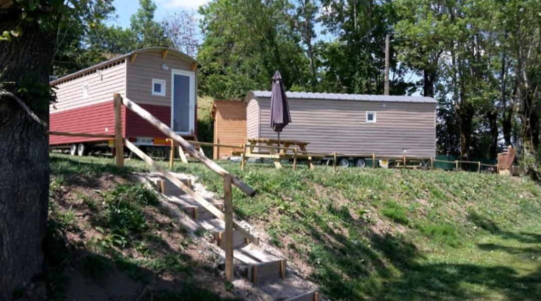 Logement Insolite Au Coeur De L'Auvergne Rochefort-Montagne Exterior foto
