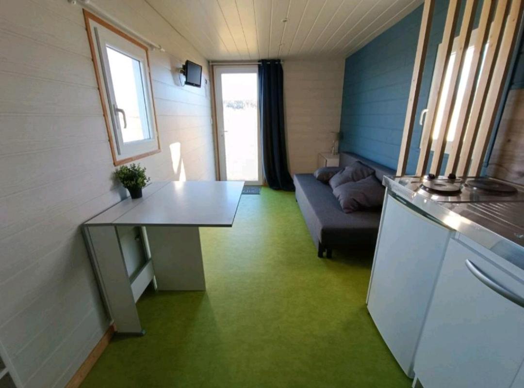 Logement Insolite Au Coeur De L'Auvergne Rochefort-Montagne Exterior foto