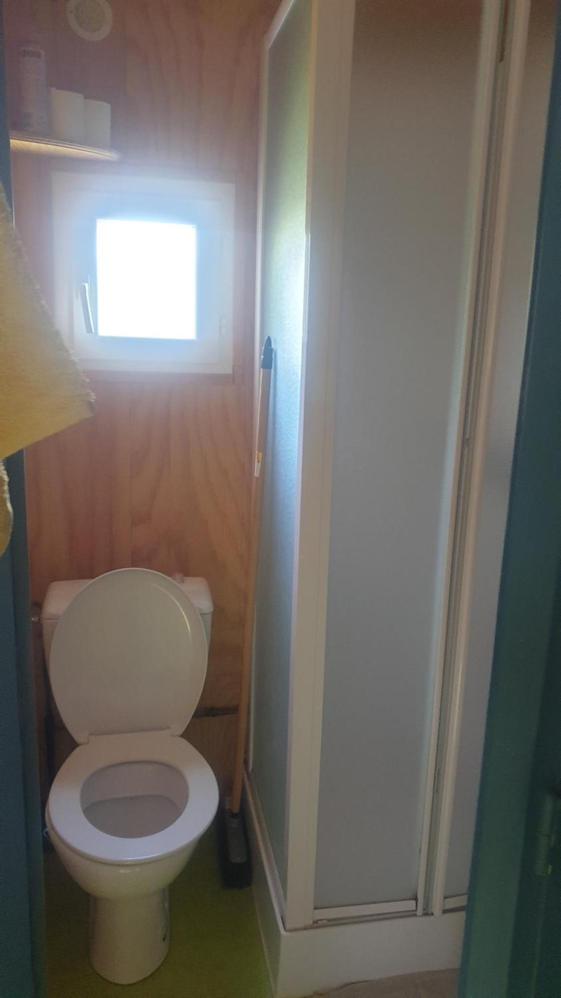 Logement Insolite Au Coeur De L'Auvergne Rochefort-Montagne Exterior foto